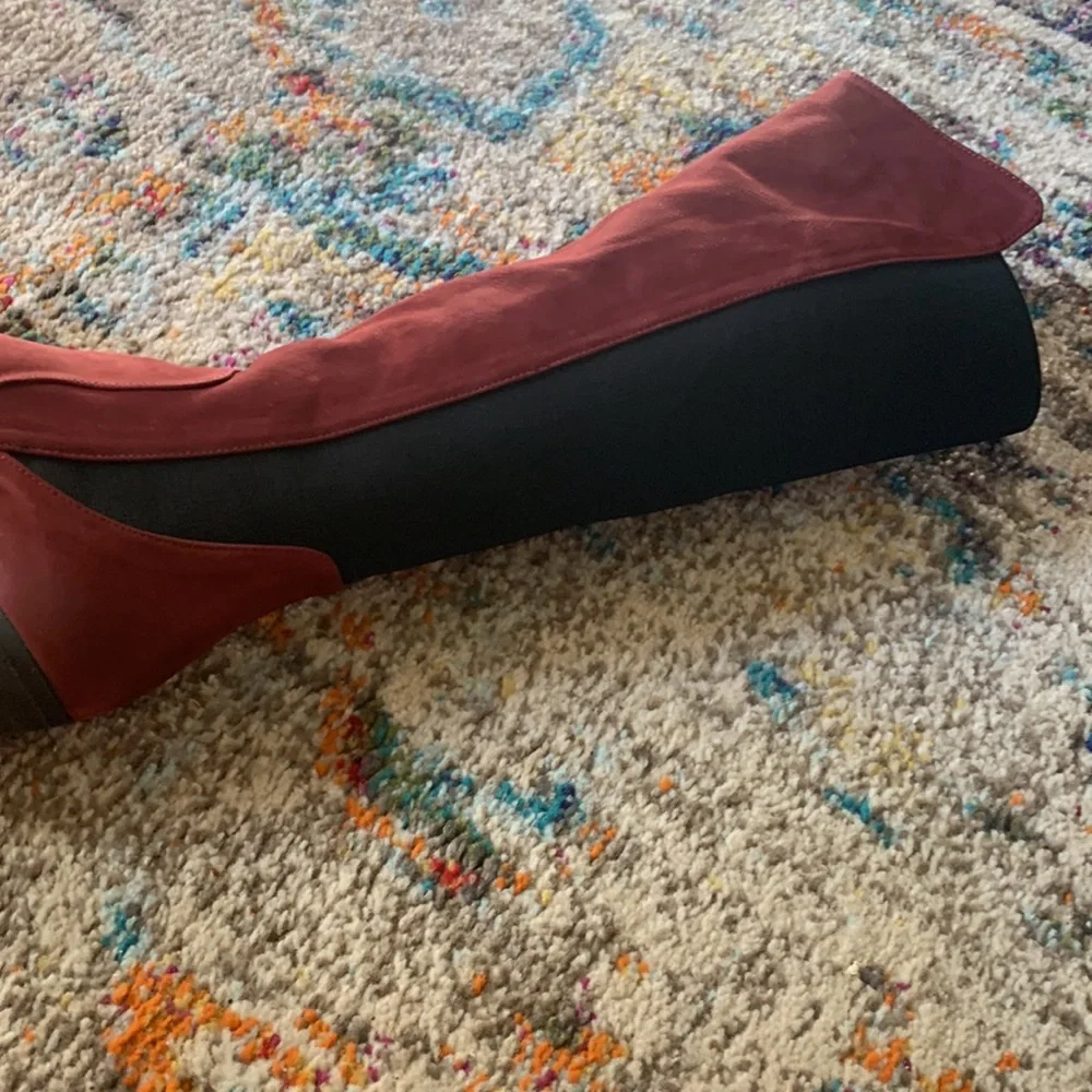 Bueno Red Tulip Walt Boots in Nubuck Suede with Black Elastic - Picture 3 of 6